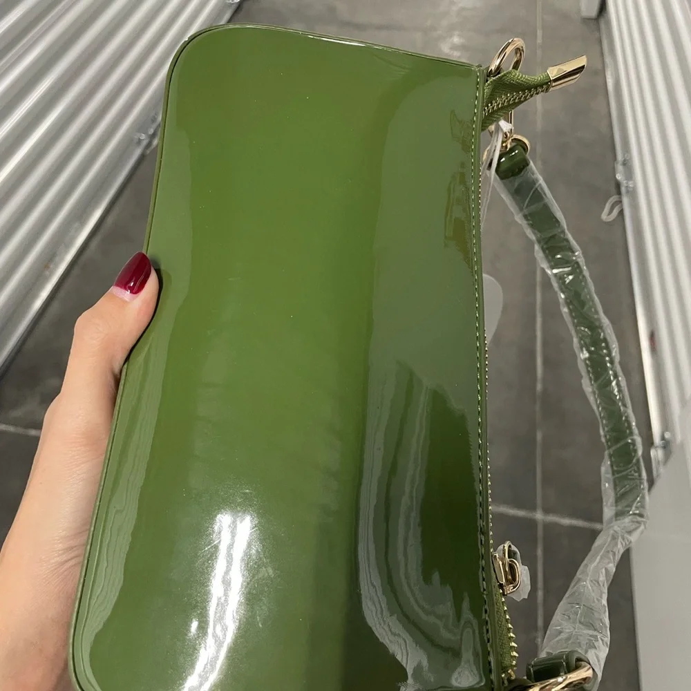 Green Princess Polly Purse - Picture 2 of 3